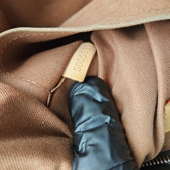 Louis Vuitton Tulum Monogram Canvas GM Pre-Owned - Picture 12 of 16